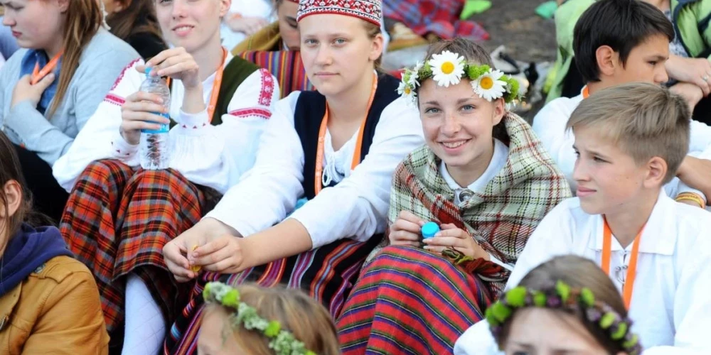 XI Latvijas Skolu jaunatnes dziesmu un deju svētku noslēguma koncerts "Manā dziesmā tu..."