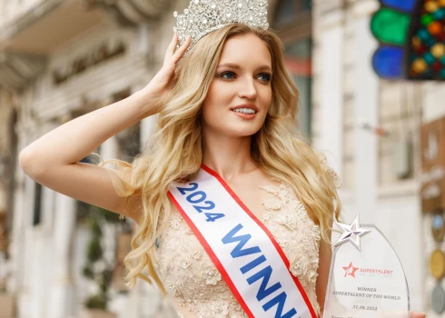 Latviešu skaistule ar skaistumkonkursa Miss Supertalent World uzvarētājas kroni. Meldra atklāj, ka pagaidām vēl nav izvēlējusies, kurā no pasaules valstīm grib iekārtot savu dzīvesvietu: “Šobrīd dzīvoju starp Stambulu un Ameriku. Kā viss nākotnē sakārtosies, laiks rādīs.”