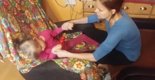 Занятия по методике ABR Санте нужно пройти еще несколько раз за год, а родителям параллельно нужно пройти обучение.