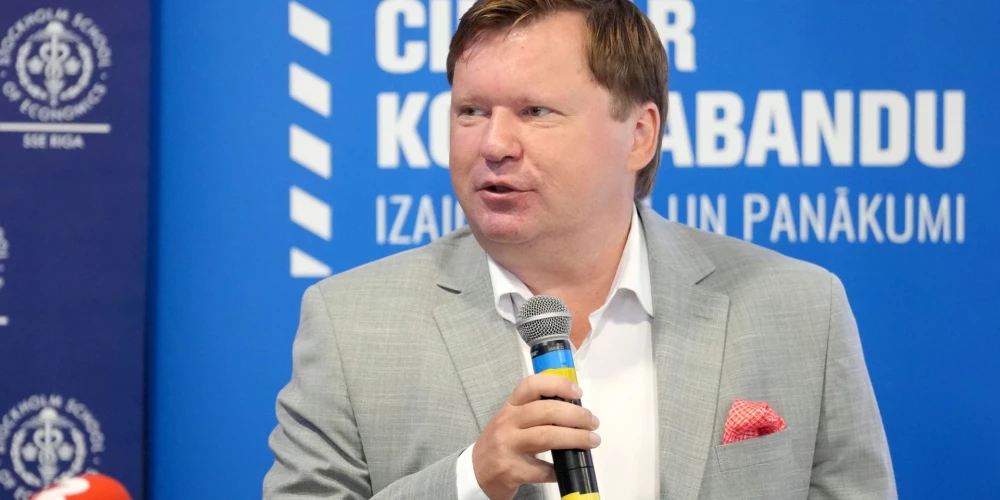 Valsts konkurētspējas komisijas priekšsēdētājs, Rīgas Ekonomikas augstskolas profesors un Vidzemes Augstskolas padomes priekšsēdētājs Arnis Sauka.