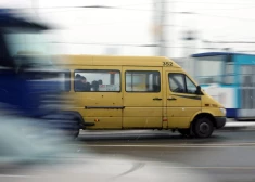 Garkalnē mikroautobuss nāvējoši traumējis gājēju.