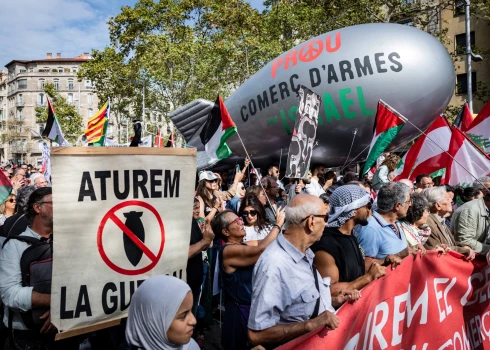 Protests Barselonā pret Izraēlu, solidarizējoties ar Palestīnu.