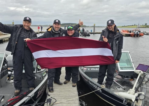 Trīs dienas ilgušajās sacensībās mūsu vīri kopā noķēra 67 līdakas, no kurām lielākā bija 105 cm gara. 