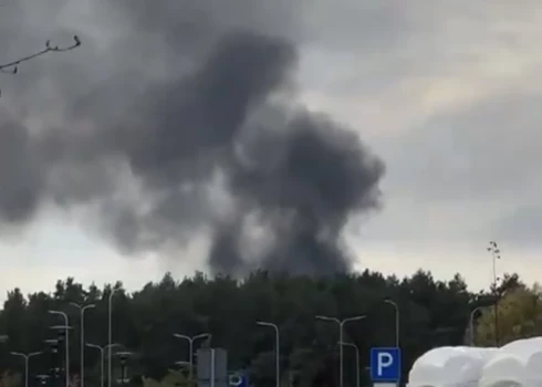 Latgales priekšpilsētā plaši glābēju spēki devušies dzēst ugunsgrēku noliktavā. 