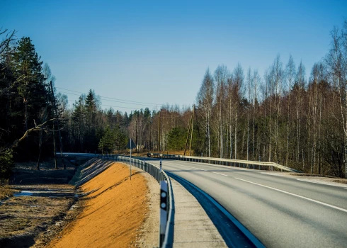 Valmieras šosejas (A3) posms no Braslas upes līdz Straupei.