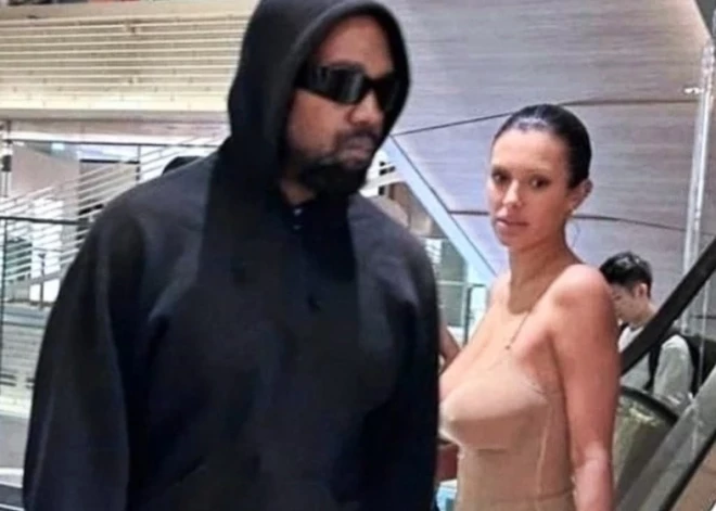 Kanje Vests un Bjanka Censori iepērkas Tokijā 2024. gada septembrī.