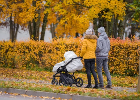 Ar šo lēmumu iecerēts palielināt ienākumus strādājošiem pabalsta saņēmējiem, vienlaikus veicinot iespēju saskaņot ģimenes un darba dzīvi.