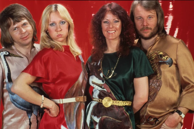 Grupa "ABBA" septiņdesmoto gadu beigās. No kreisās - Bjorns, Agneta, Anni-Frīda un Benijs.