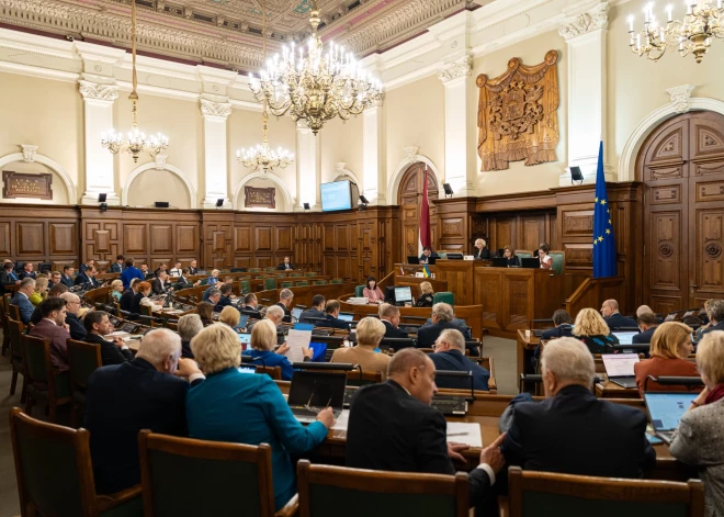 Saeima pauž konceptuālu atbalstu prezidenta iecerei iesaldēt atalgojumu valsts un pašvaldību uzņēmumu vadībai