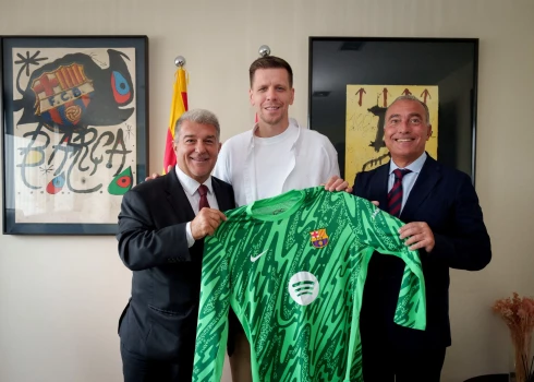 Vojcehs Ščesnijs oktobro sākumā pievienojies "Barcelona".