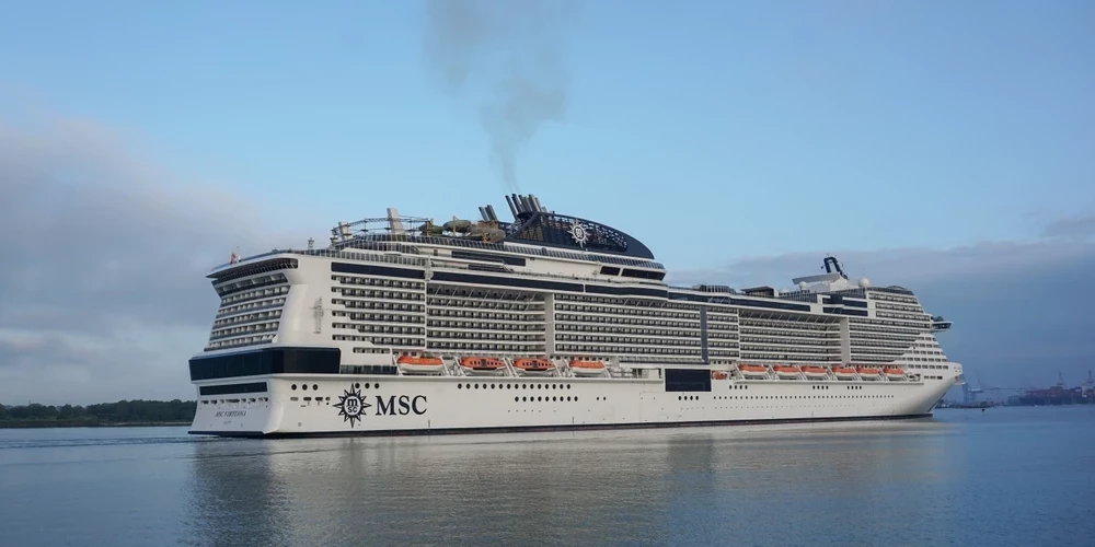 Лайнер MSC Virtuosa.