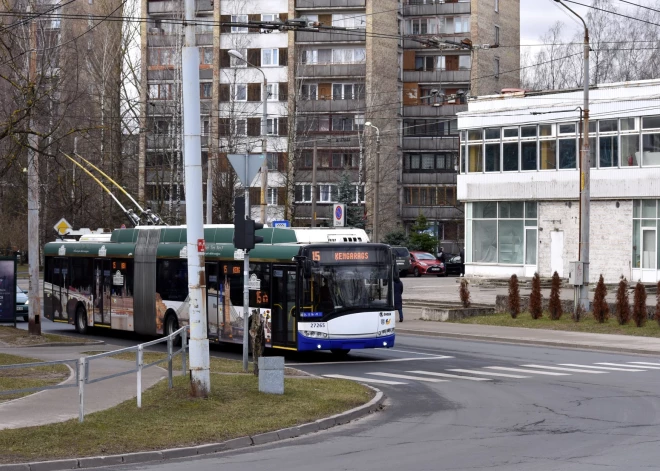 В Рижской думе не прочь лишить российских пенсионеров скидок на проезд в транспорте, но есть препятствие