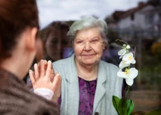 Lai gan ķermeņa aromāta izmaiņas vecumā ir dabiska parādība, tās var efektīvi kontrolēt ar atbilstošu higiēnu, dzīvesveidu un uzturu. Vecāka gadagājuma cilvēkiem, rūpējoties par savu ķermeni, ir iespējams saglabāt komfortu un pašapziņu ikdienas dzīvē.