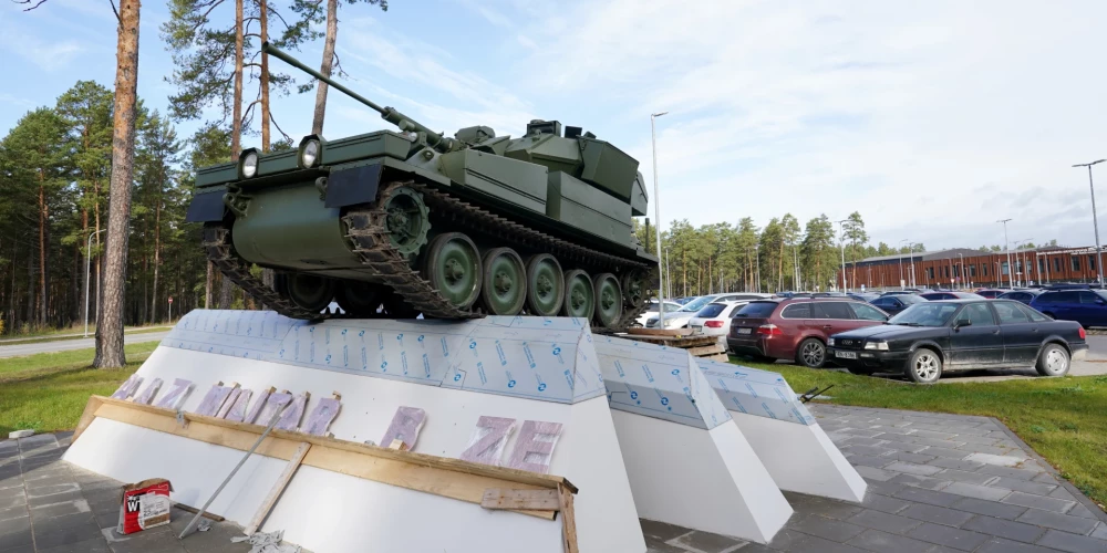 Vides objekts pie Ādažu militārās bāzes.