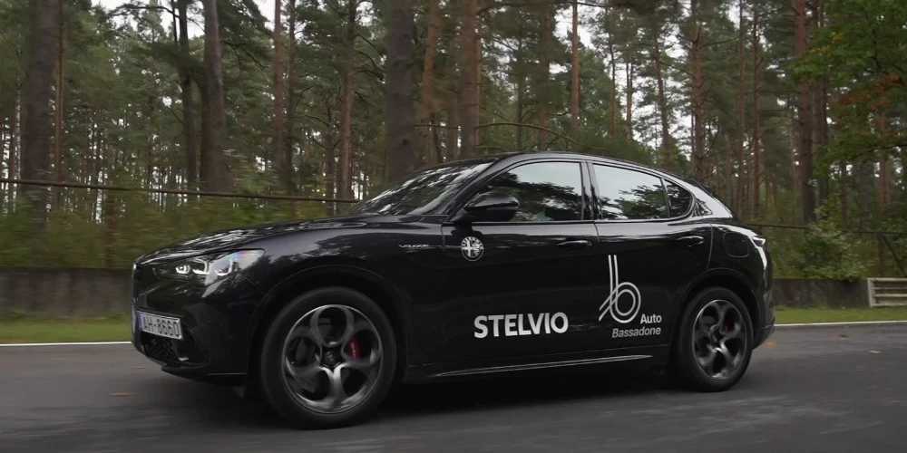 Jauno Stelvio var atpazīt pēc LED matricu lukturiem.