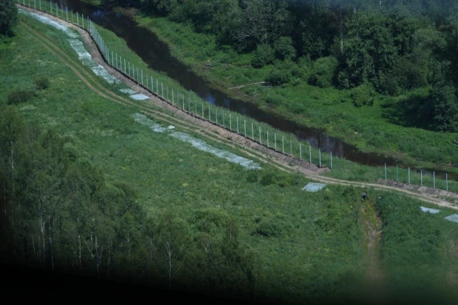Kopumā Latvijas – Krievijas robežas žogs šobrīd izbūvēts par aptuveni 80% no kopējā robežas garuma (222 no 283 km).