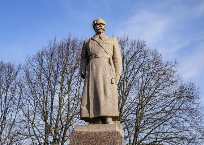 Ventspils dome neizskatīs priekšlikumu nojaukt Fabriciusa pieminekli