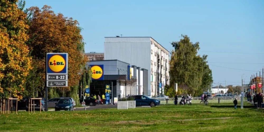 В настоящее время Lidl Latvija управляет 30 магазинами в 13 городах Латвии.