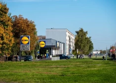 В настоящее время Lidl Latvija управляет 30 магазинами в 13 городах Латвии.