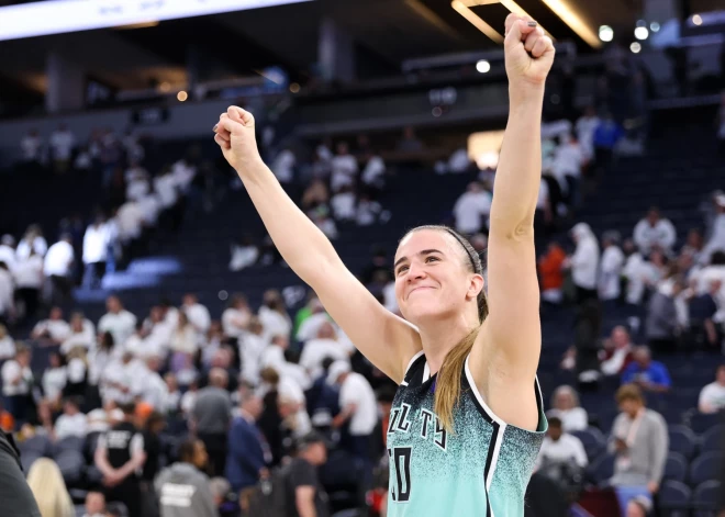 Ņujorkas "Liberty" nonāk soļa attālumā no pirmā WNBA titula