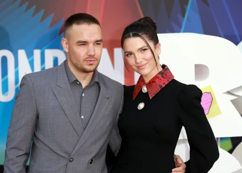 Liams Peins un Maija Henrija satikās aptuveni divus gadus. Viņi saderinājās 2021. gadā, taču pēc tam attiecības saskārās ar problēmām, un pāris beidza savas attiecības 2022. gadā.