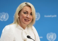 Odiozā Marija Zaharova tirgussievas tirādē nolamā NATO ģenerālsekretāri Riti par cilvēkēdāju, jo viņš nesēro par "Hamas" līdera Sinvara likvidāciju