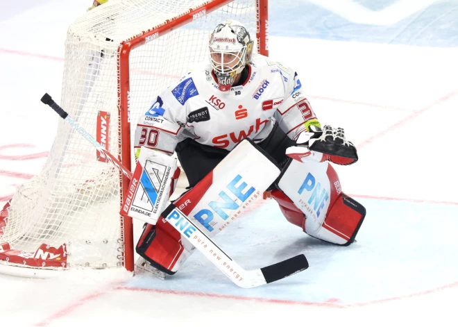 Kristers Gudļevskis kā mūris "Fischtown Pinguins" vārtos un izcīna otro "sauso" uzvaru sezonā