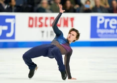 Denisam Vasiļjevam lielisks sniegums "Skate America" sacensībās; Stepčenko debitē "Grand Prix" līmenī