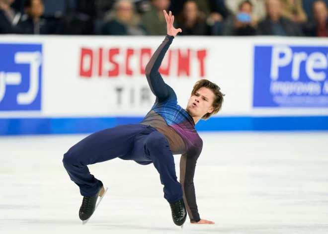 Denisam Vasiļjevam lielisks sniegums "Skate America" sacensībās; Stepčenko debitē "Grand Prix" līmenī