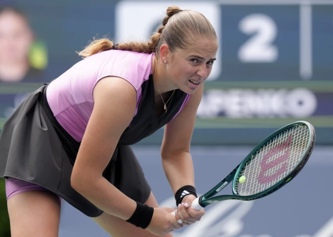 Ostapenko saglabā pozīciju WTA rangā; Štrombaham jūtams kāpums