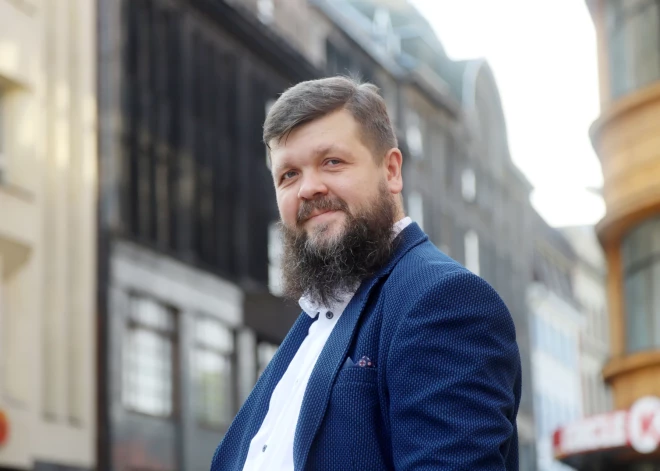 "Latvija jau ilgi ir mana atbildība" Krievijas opozicionārs Dmitrijs Savins par Latvijas pilsonības iegūšanu