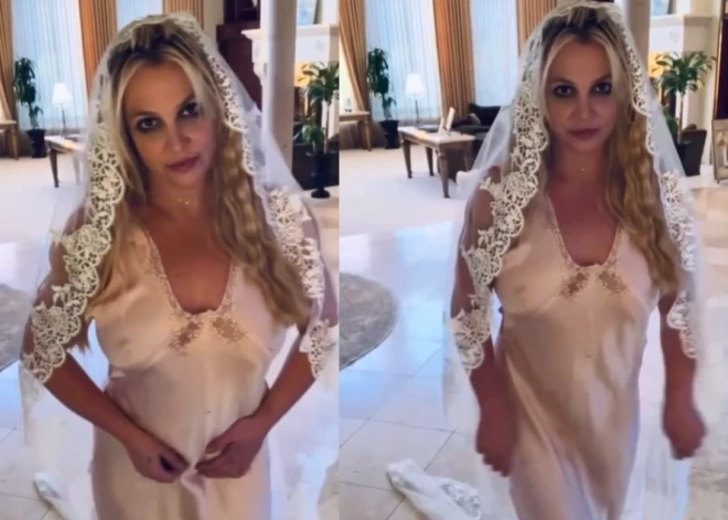 Dziedātāja Britnija Spīrsa apprecējusies pati ar sevi