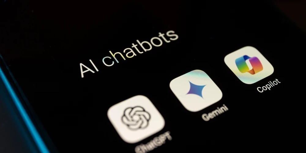 Огромные центры обработки данных, необходимые для работы систем ИИ, потребляют не только электричество, но и огромное количество воды для охлаждения - на один такой центр расходуется около 220 млн литров воды в год. 