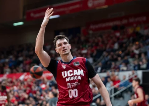 Rodions Kurucs guva desmit punktus Murcijas UCAM uzvarā (foto: UCAM Murcia / "X")