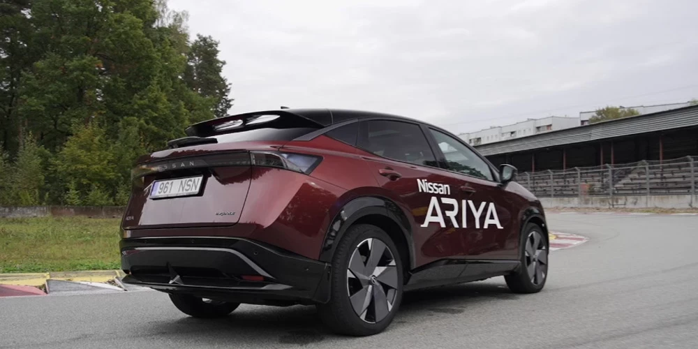 Ariya Evolve+ ir elektriski regulējama stūre un citas Nissan automašīnās reti sastopamas “ekstras”.