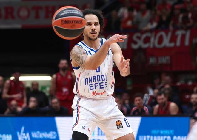 VIDEO: Šmita pārstāvētajā "Anadolu Efes" uz aptuveni mēnesi paliek bez sava līdera