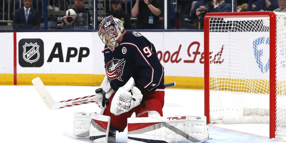 Elvis Merzļikins mačā pret "Oilers" bija viens no galvenajiem "Blue Jackets" panākuma kaldinātājiem.