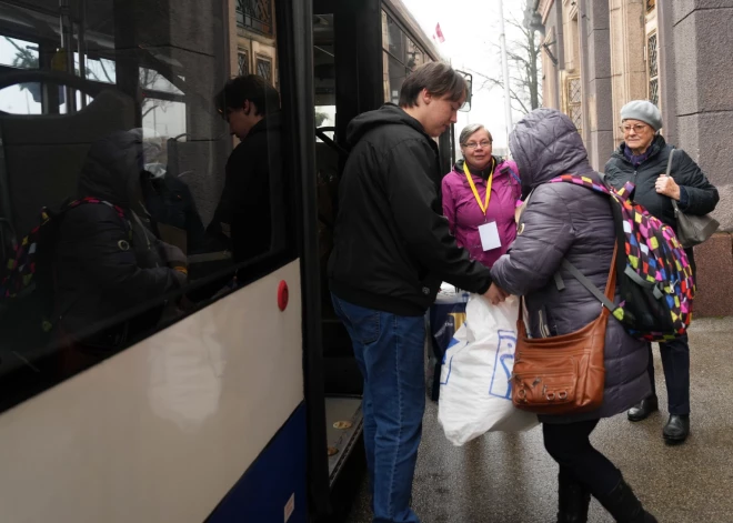 "За 30 секунд ввел код, а с меня требуют 15 евро": "медленная" покупка билета в транспорте Rīgas satiksme возмутила пассажира