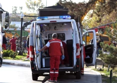 Serbijā sabrūk dzelzceļa stacijas nojume, nogalinot vismaz astoņus cilvēkus; videokamera fiksē šaušalīgo brīdi