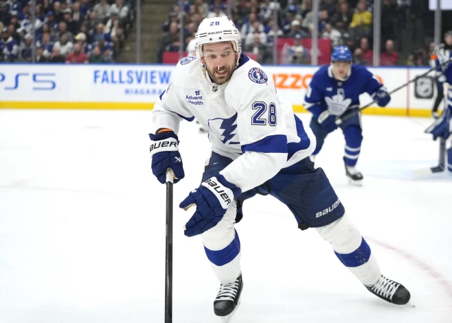 Girgensons vicina dūres; NHL līdervienības "Jets" priekšā pajūk arī "Lightning" aizsardzība 