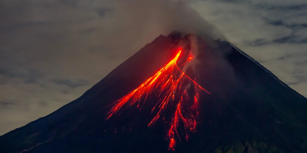 27. oktobrī izvirda viens no Indonēzijas aktīvākajiem vulkāniem Marapi.