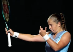 Aļona Ostapenko.