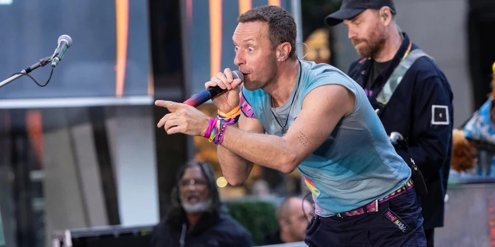 Britu rokgrupas "Coldplay" līderis un solists Kriss Mārtins.