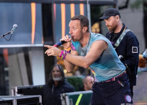 Britu rokgrupas "Coldplay" līderis un solists Kriss Mārtins.