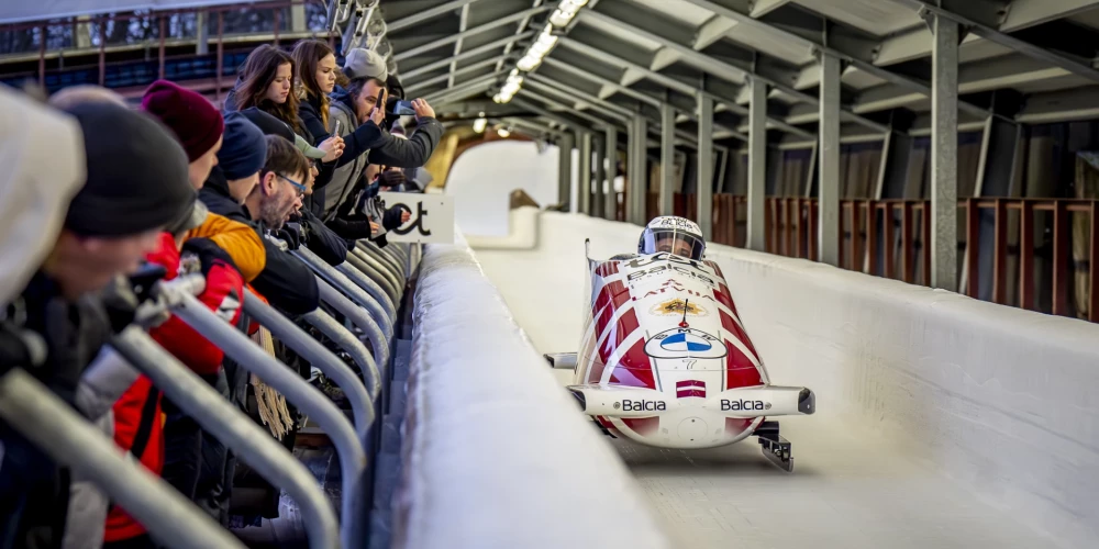 Fani atbalsta Latvijas ekipāžu 2023./2024. gada posma Siguldā laikā.