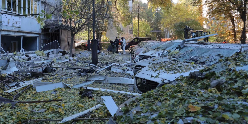 Odesa un tās piepilsētas naktī piedzīvojušas intensīvu Krievijas dronu uzbrukumu, ziņo Ukrainas mediji.