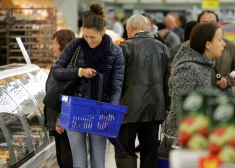 Koalīcija rosina samazināt pārtikas cenas, izstrādājot jaunus ierobežojumus tirgotājiem. Pašlaik gan priekšlikumi ir vispārīgi, trūkst detaļu. 