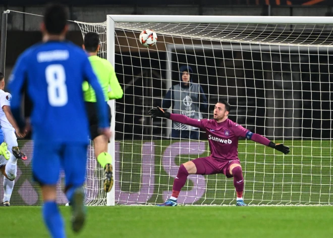 "Anderlecht" vārtsargs, kurš ļoti ārdījās pēc ielaistajiem vārtiem, slavē RFS, bet neslēpj rūgtumu