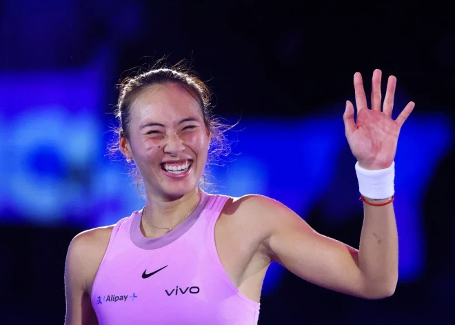Cjiņveņa un Gofa sasniedz WTA sezonas finālu