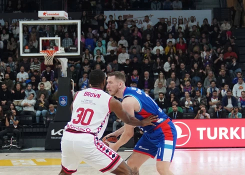 "Anadolu Efes" mājās zaudēja "Monaco" vienībai.